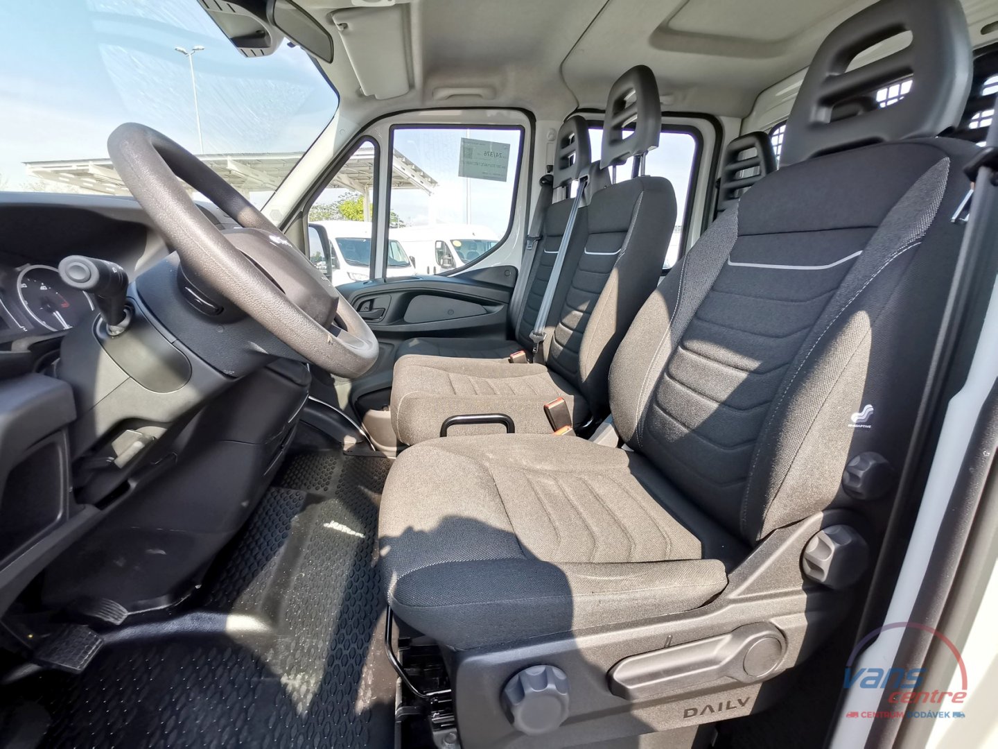 Iveco DAILY 35S16 HI-MATIC/ 7 MÍST/ VALNÍK 3,4M