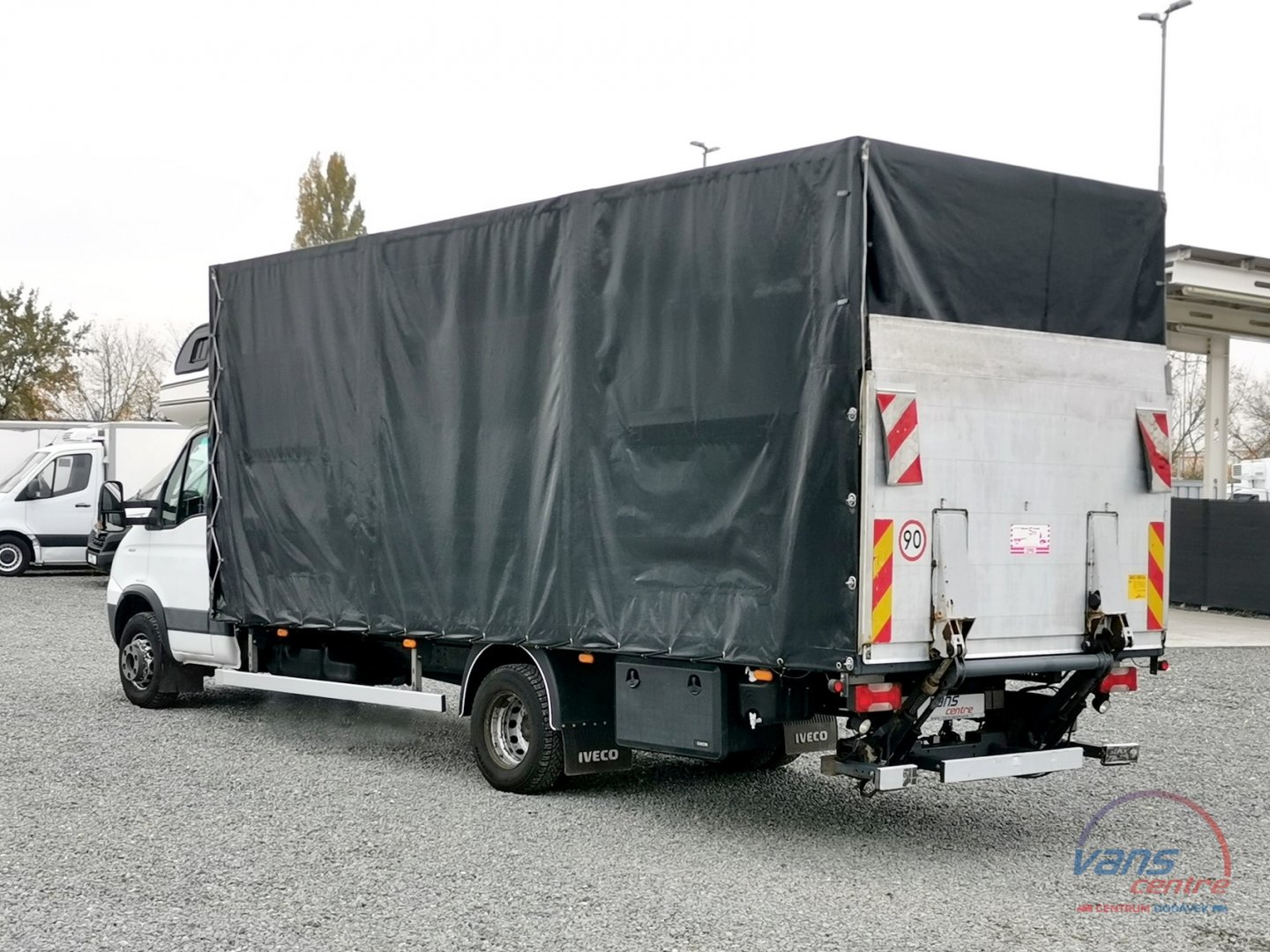 Iveco DAILY 70C17 VALNÍK 12 PALET/ NEZ.TOPENÍ/ HYDR.ČELO 1000KG 