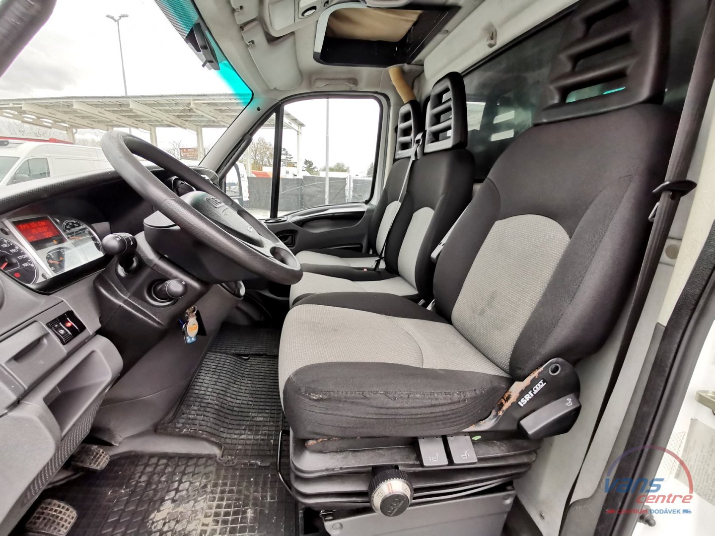 Iveco DAILY 70C17 VALNÍK 12 PALET/ NEZ.TOPENÍ/ HYDR.ČELO 1000KG 