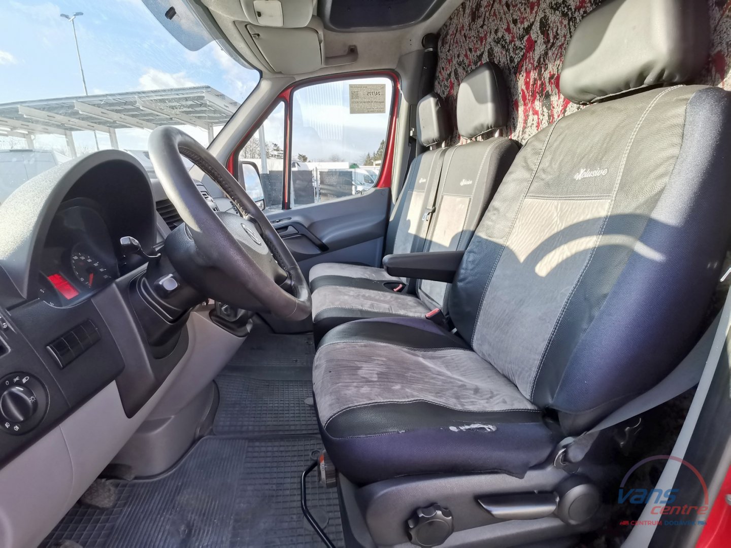 Volkswagen CRAFTER 2.0TDI/100KW VALNÍK 8 PALET/ MĚCHY/ KLIMA