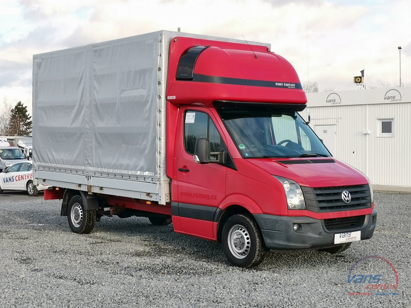 Volkswagen CRAFTER 2.0TDI/100KW VALNÍK 8 PALET/ MĚCHY/ KLIMA