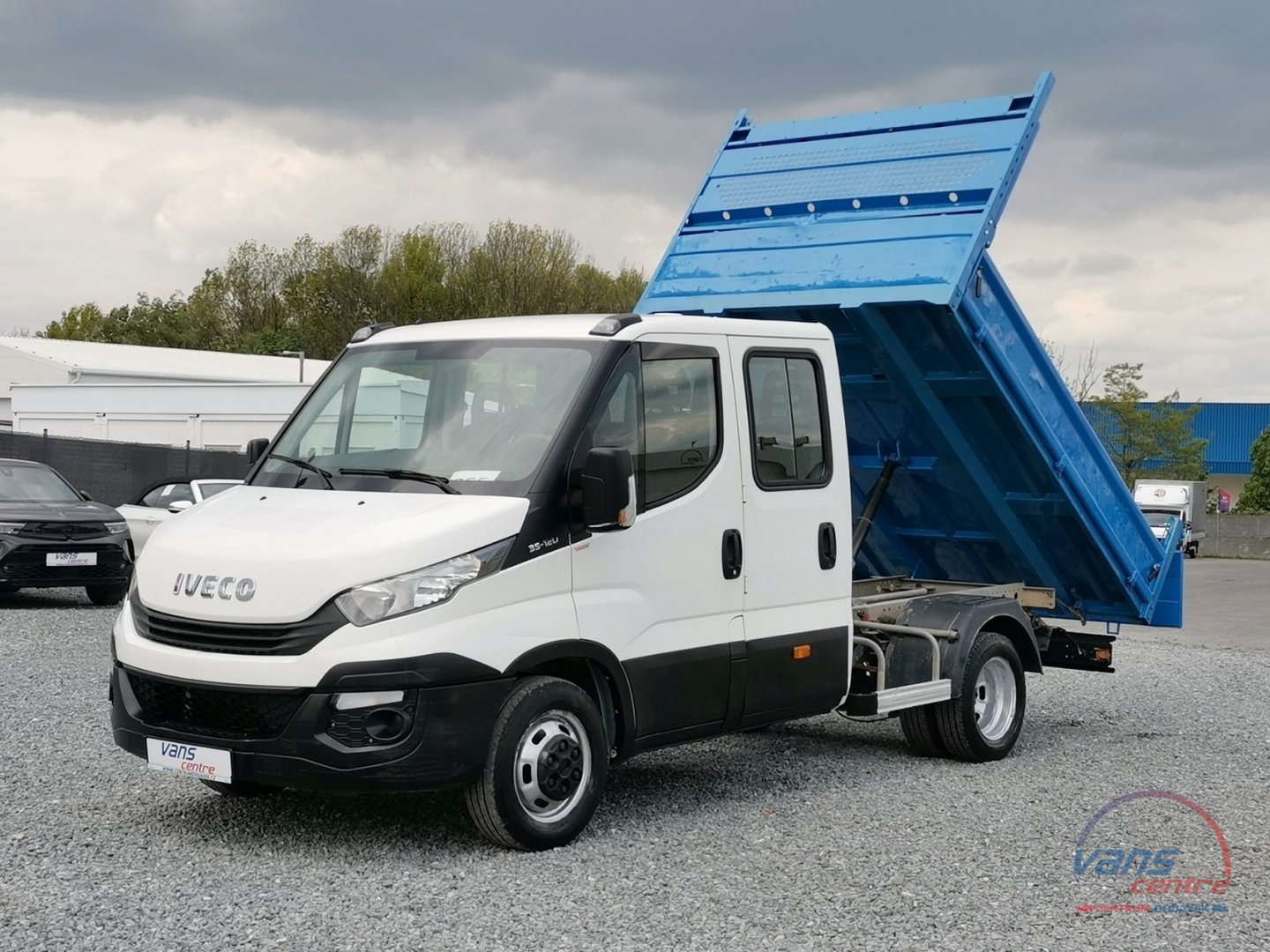 Iveco DAILY 35C12 7 MÍST/ SKLÁPĚČ/ TAŽNÉ