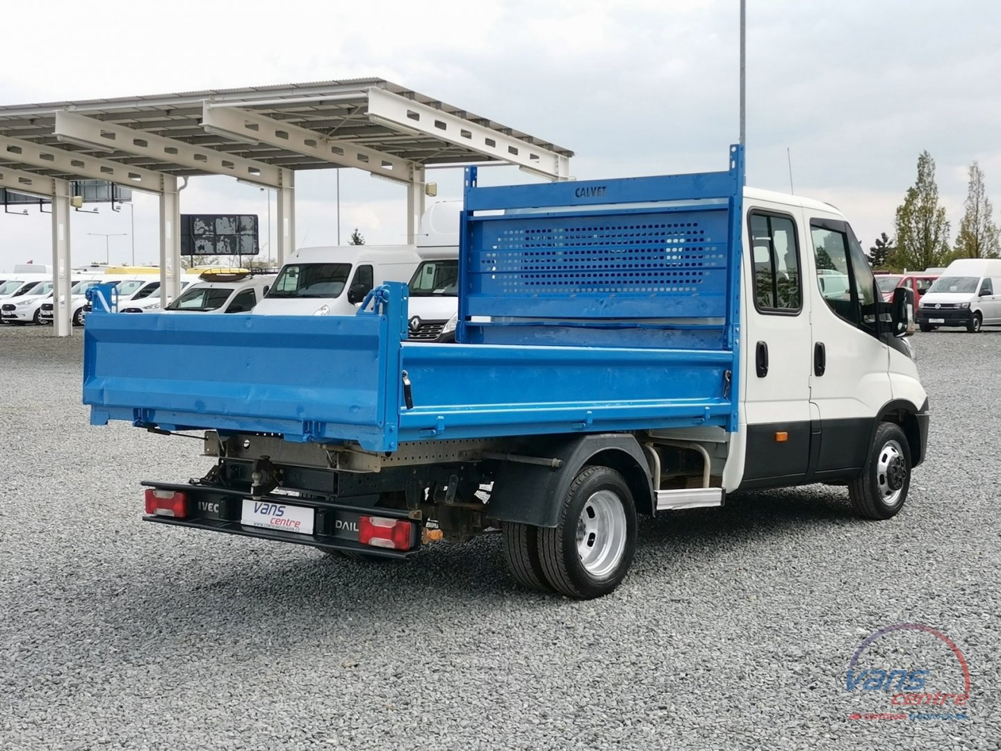 Iveco DAILY 35C12 7 MÍST/ SKLÁPĚČ/ TAŽNÉ