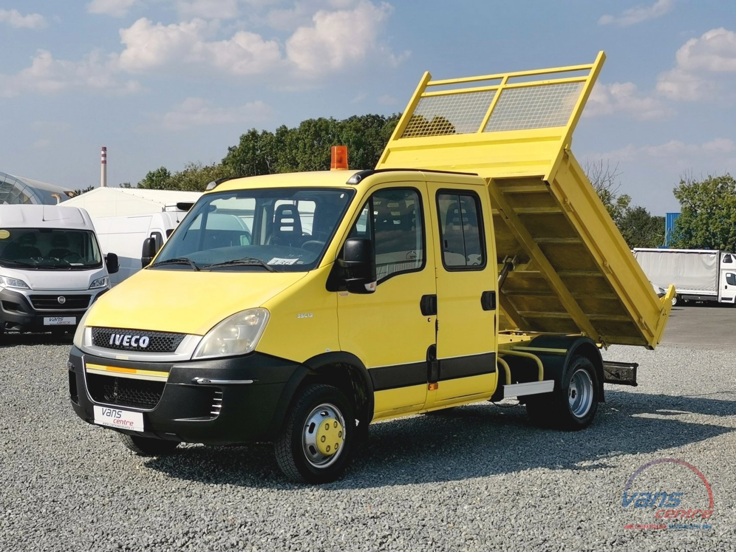 Iveco DAILY 35C13 SKLÁPĚČ/ 7 MÍST/ KLIMA/ TAŽNÉ 3,5T