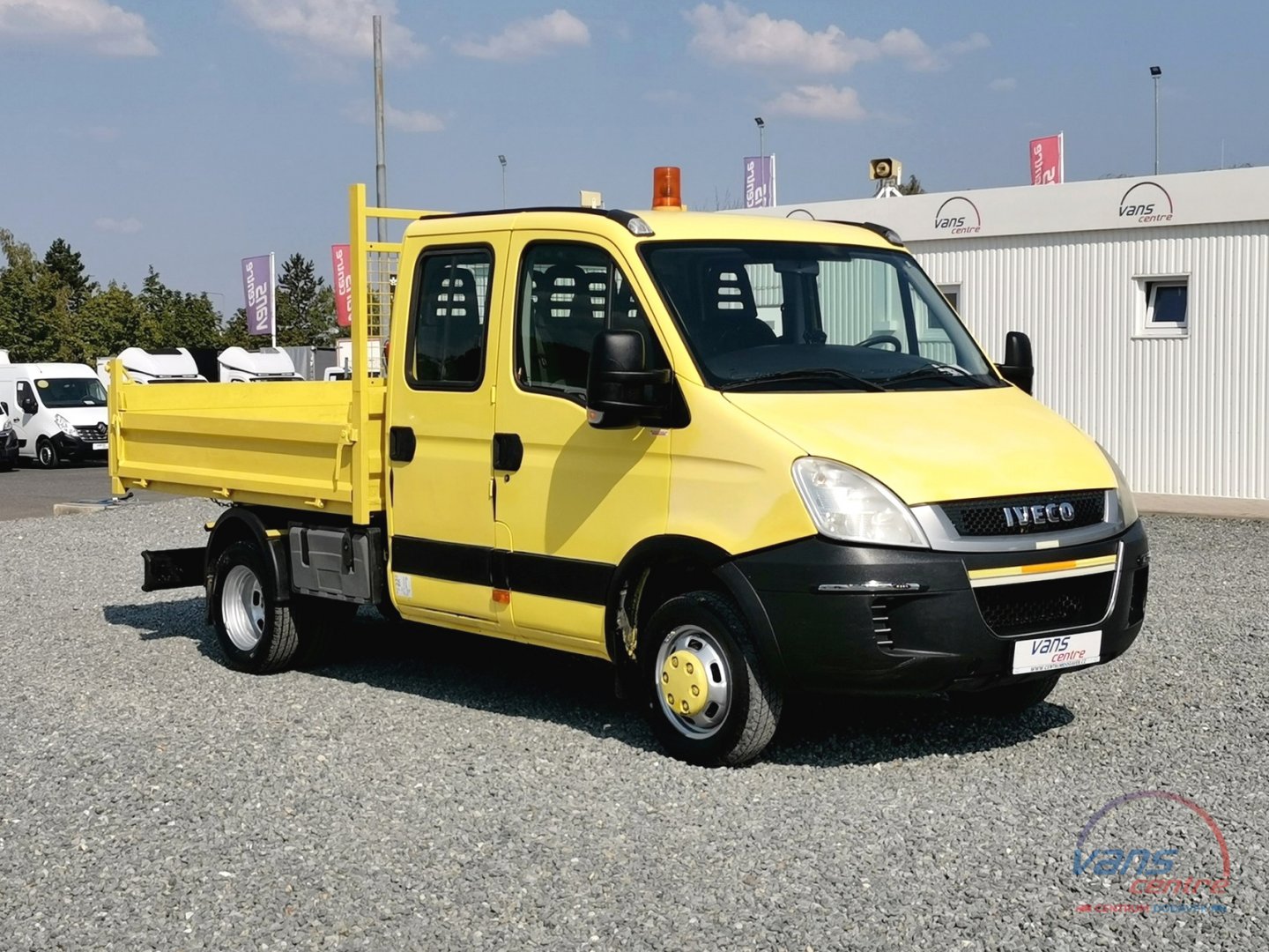 Iveco DAILY 35C13 SKLÁPĚČ/ 7 MÍST/ KLIMA/ TAŽNÉ 3,5T