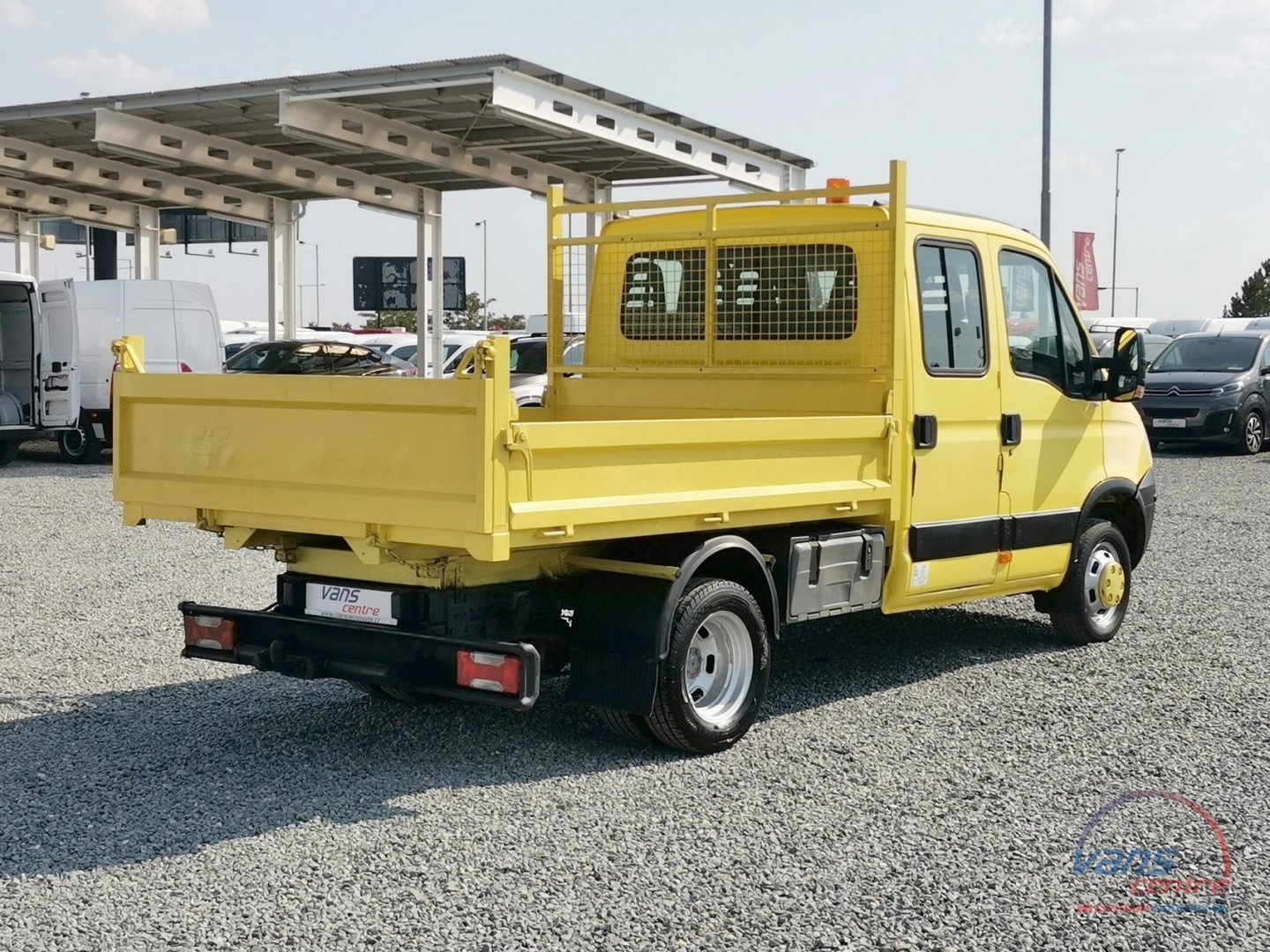 Iveco DAILY 35C13 SKLÁPĚČ/ 7 MÍST/ KLIMA/ TAŽNÉ 3,5T