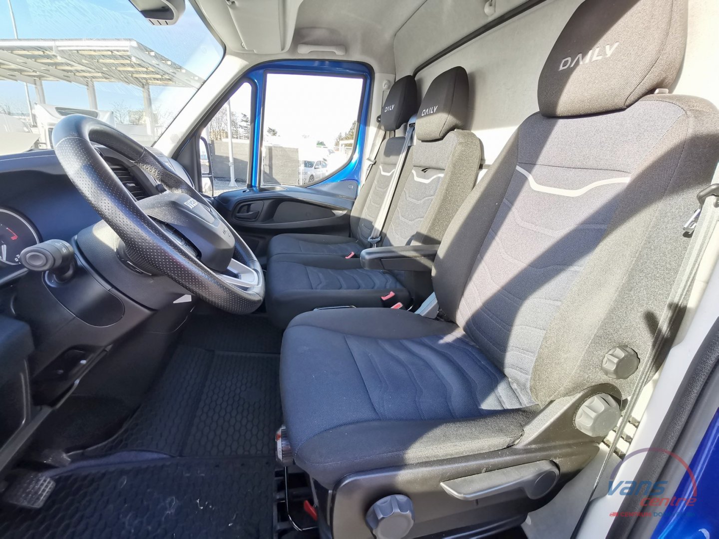 Iveco DAILY 35S14 HI-MATIC/ VALNÍK 8 PALET/ KLIMA/ LED/ NAVI