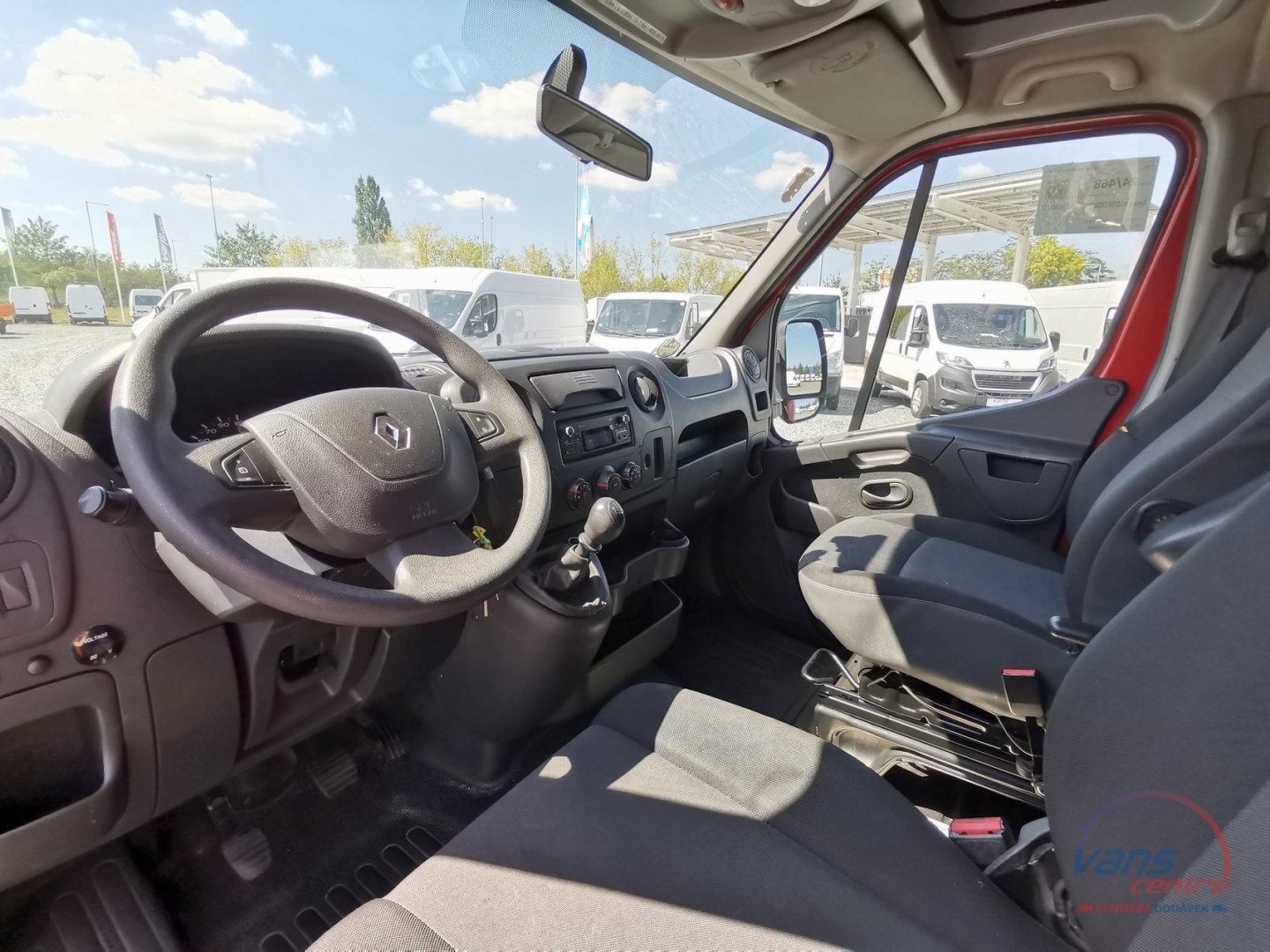 Renault MASTER 170DCI SHRNOVACÍ 12 PALET/ MĚCHY/ KLIMA/ ČR