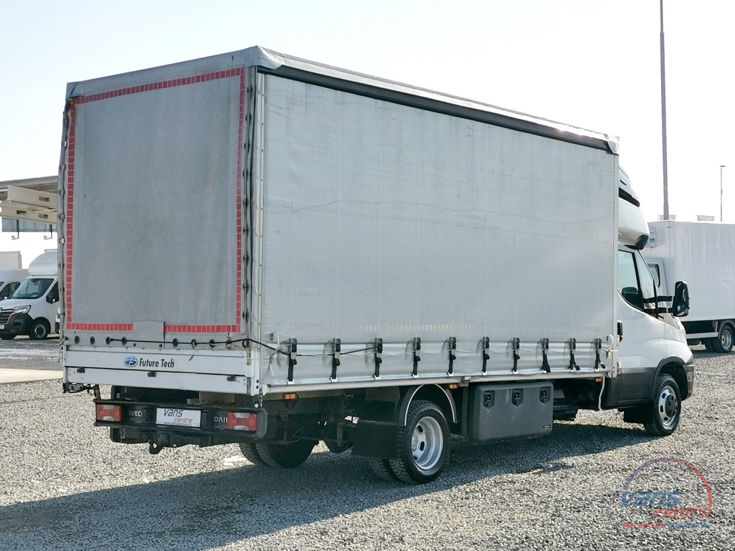 Iveco DAILY 50C18 SHRNOVACÍ 10 PALET/ MĚCHY/ KLIMA/ TAŽNÉ/ DO 3,