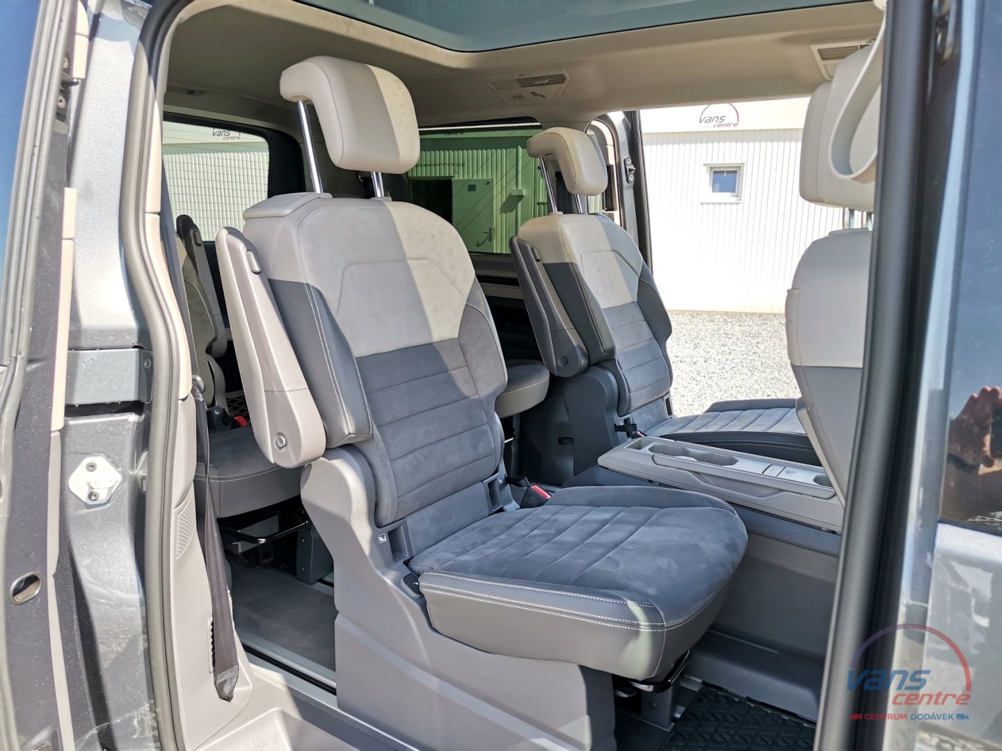 Volkswagen MULTIVAN T7 1.4TSI/DSG EHYBRID 6 MÍST/ BULLI/ ZÁRUKA