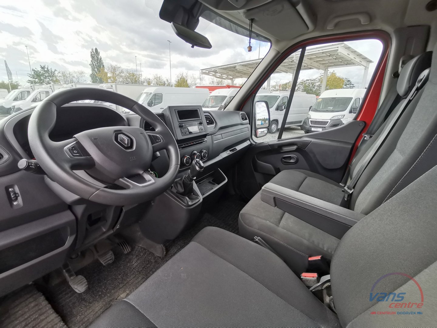 Renault MASTER 165DCI VALNÍK 8 PALET/ MĚCHY/ KLIMA