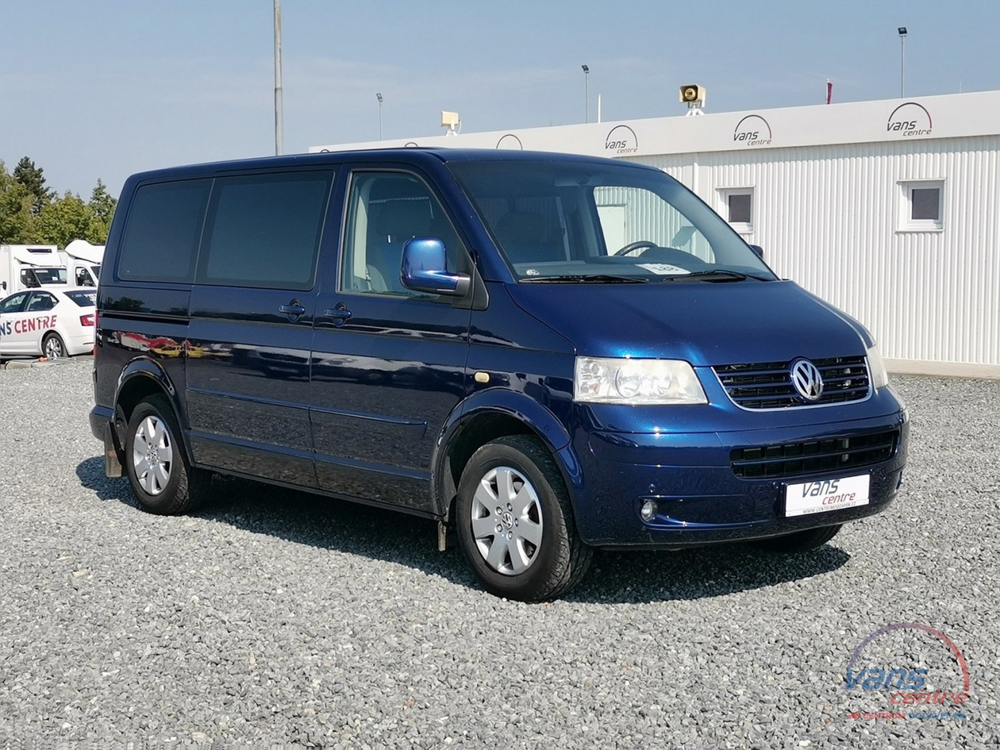 Volkswagen MULTIVAN 2.5TDI/96KW 7 MÍST/ KLIMA/ NAVI/ TAŽNÉ