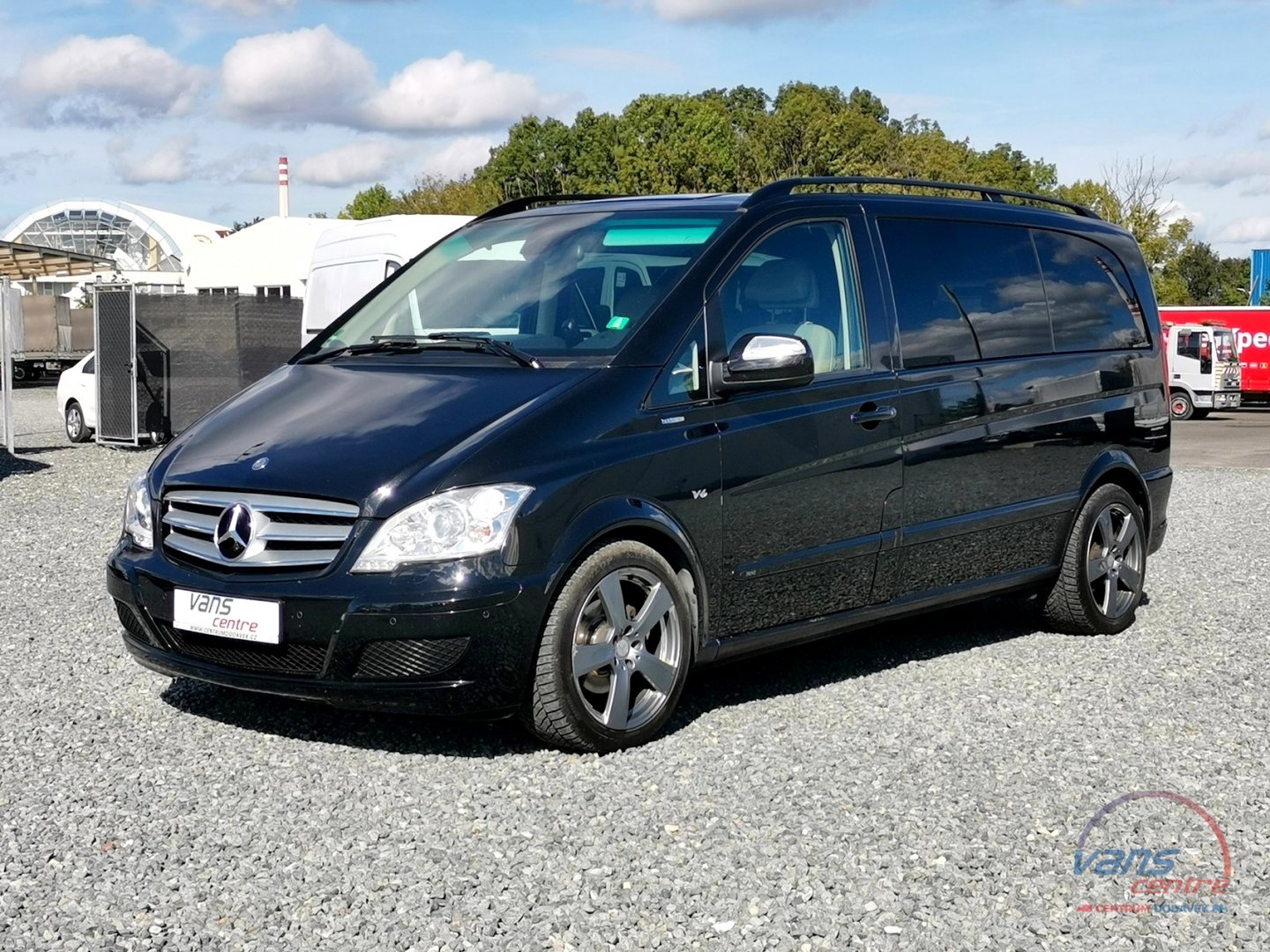 Mercedes-Benz VIANO 3.0CDI/V6 AT/ 6 MÍST/ PLNÁ VÝBAVA!