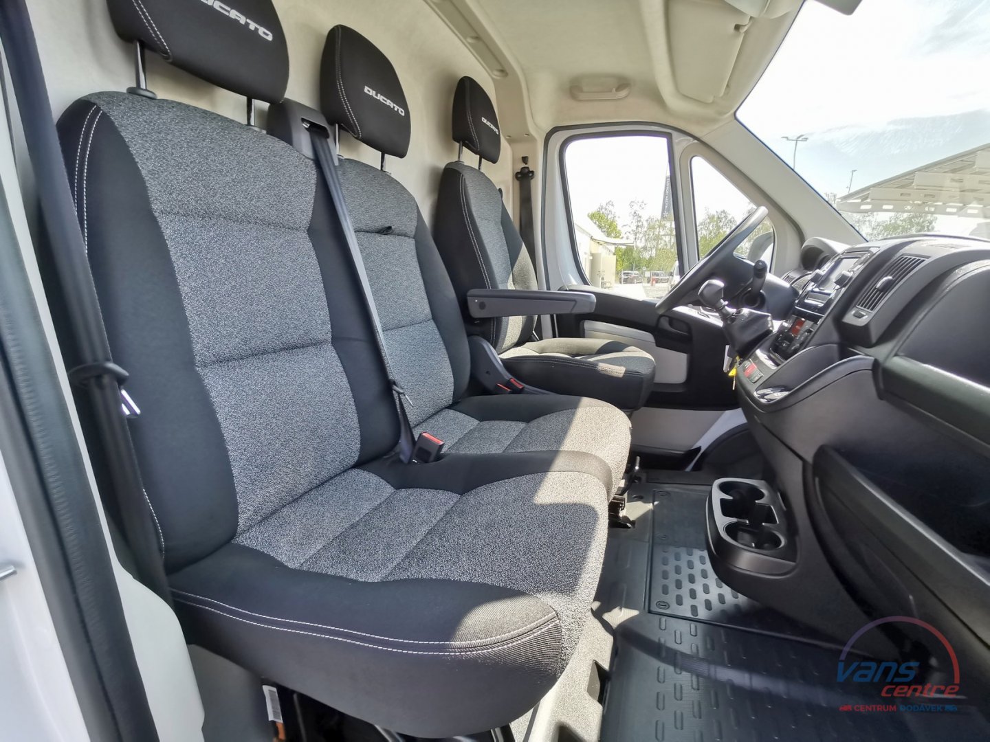 Iveco DAILY 35C16 SKŘÍŇ 8 PALET/ KLIMA/ TEMPOMAT 