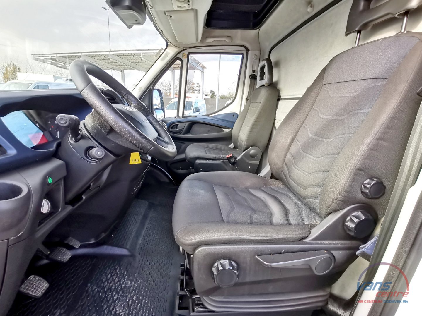 Iveco DAILY 3.0/110KW SHRNOVACÍ 13 PALET/ MĚCHY/ KLIMA