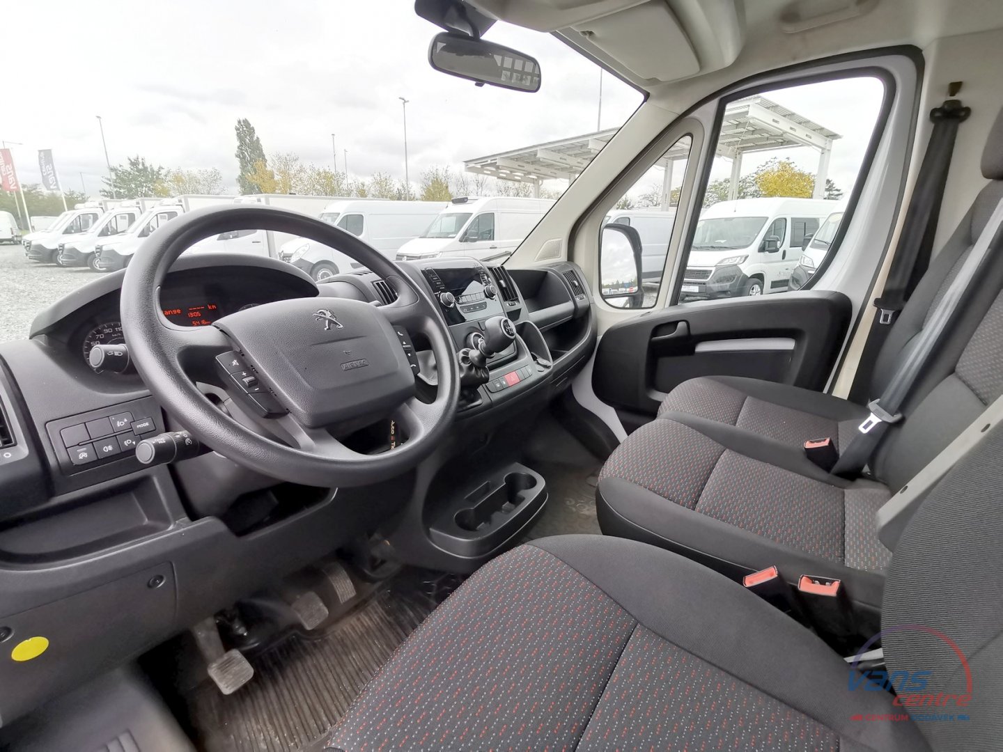 Peugeot BOXER 2.2HDI/103KW VALNÍK / KLIMA/ TAŽNÉ/ 5220KM!