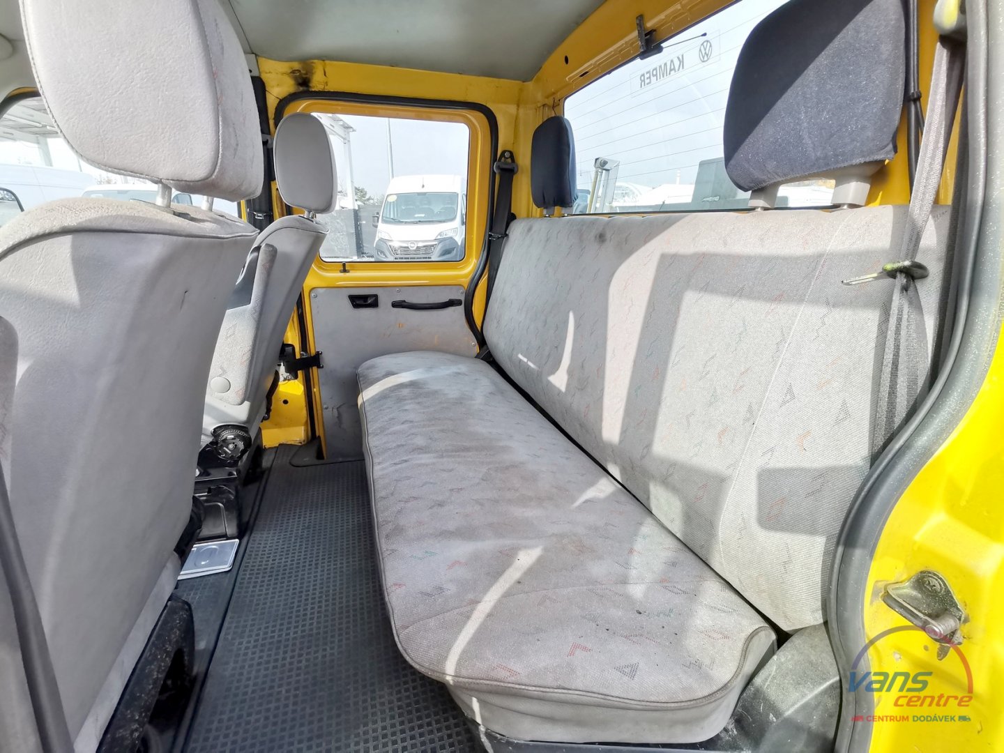 Volkswagen TRANSPORTER 2.5TDI/ ODTAHOVKA/ 5 MÍST/ NAJIVÁK/3,5T