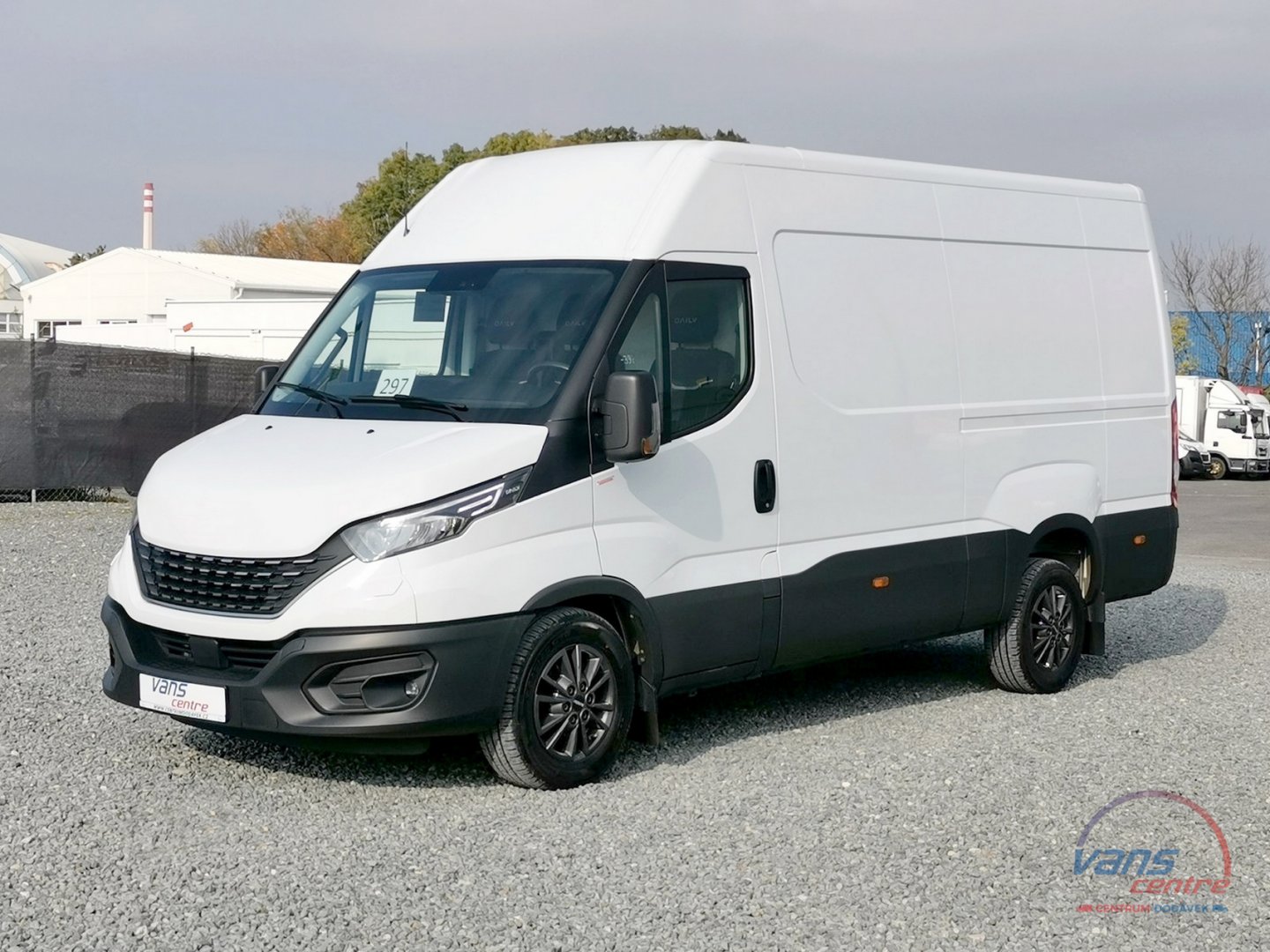 Iveco DAILY 35S18 HI-MATIC/ STŘEDNÍ/ TOP VÝBAVA!/ TAŽNÉ 3,5T