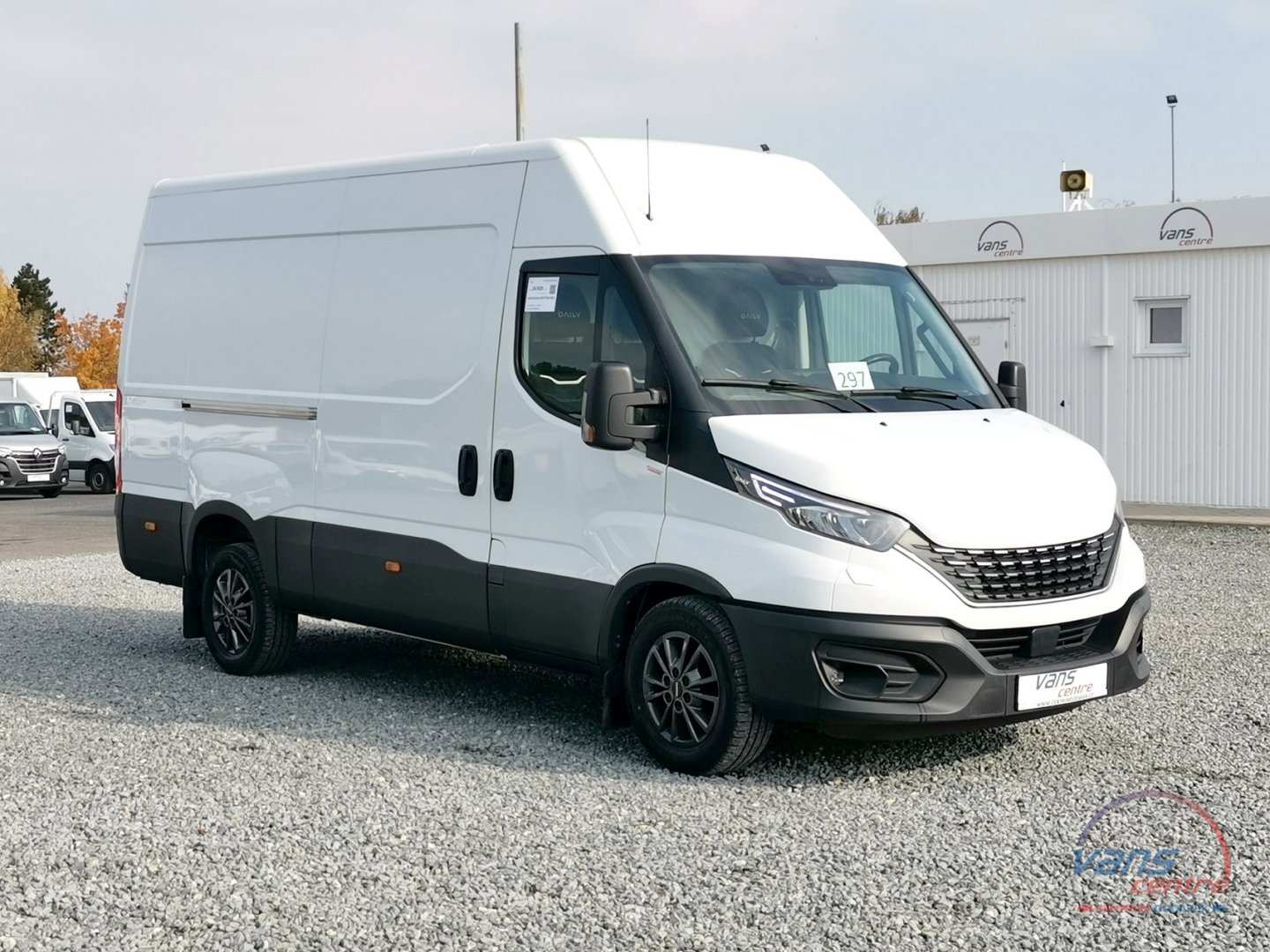 Iveco DAILY 35S18 HI-MATIC/ STŘEDNÍ/ TOP VÝBAVA!/ TAŽNÉ 3,5T