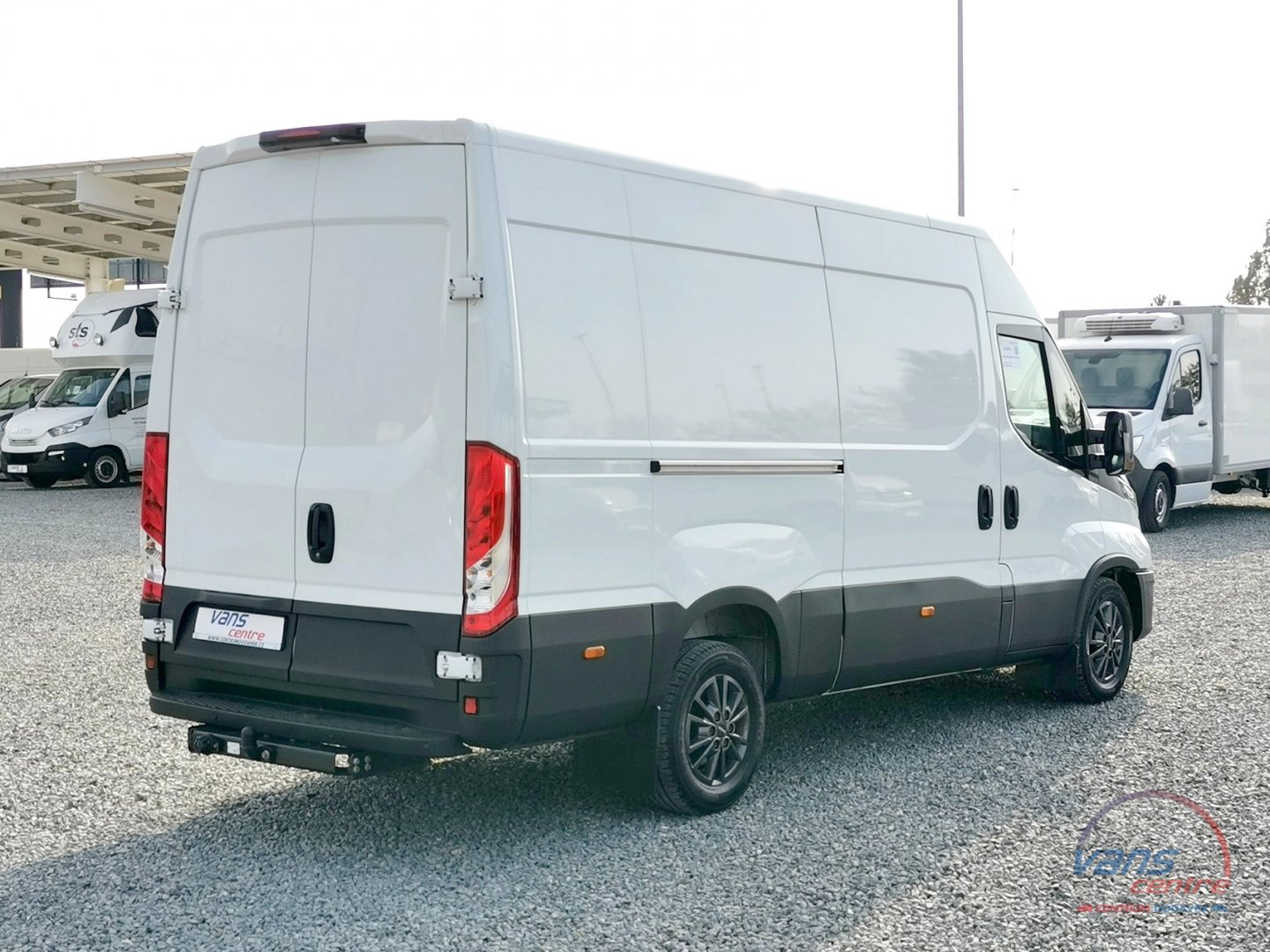 Iveco DAILY 35S18 HI-MATIC/ STŘEDNÍ/ TOP VÝBAVA!/ TAŽNÉ 3,5T