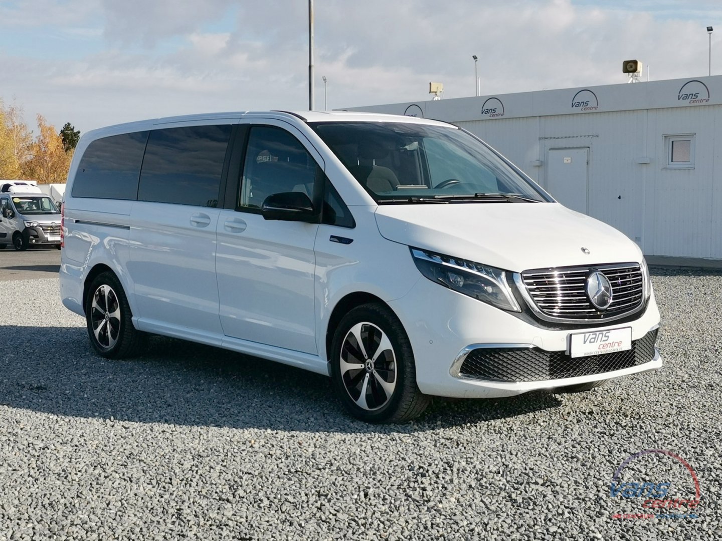 Mercedes-Benz EQV 300 L 150KW/90KWH  7 MÍST/ AIRMATIC