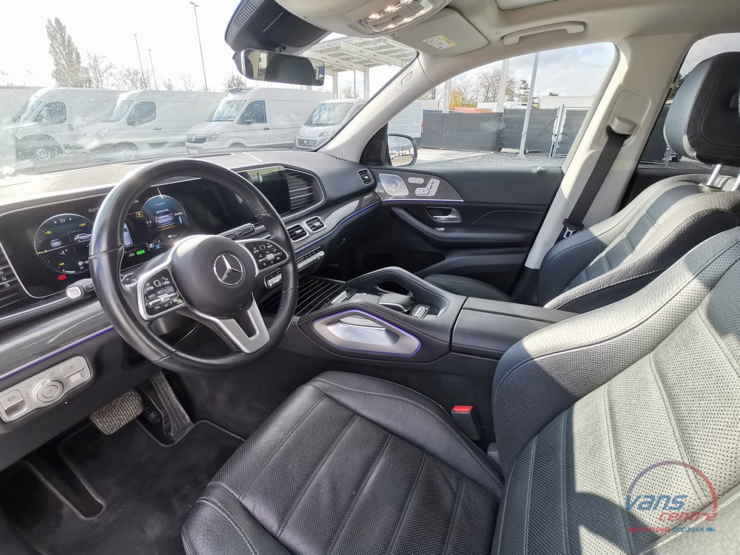 Mercedes-Benz GLE 350DE 4MATIC/ AMG/ AIR/ PANORAMA/ ČR/ 1.MAJ 