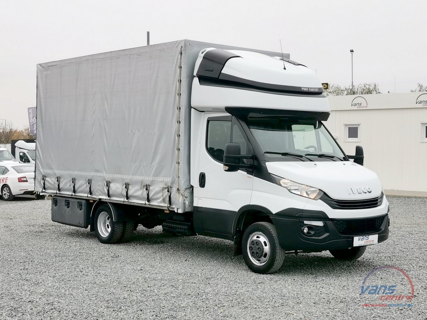 Iveco DAILY 50C18 SHRNOVACÍ 9 PALET/ MĚCHY/ TAŽNÉ/ 3,5T