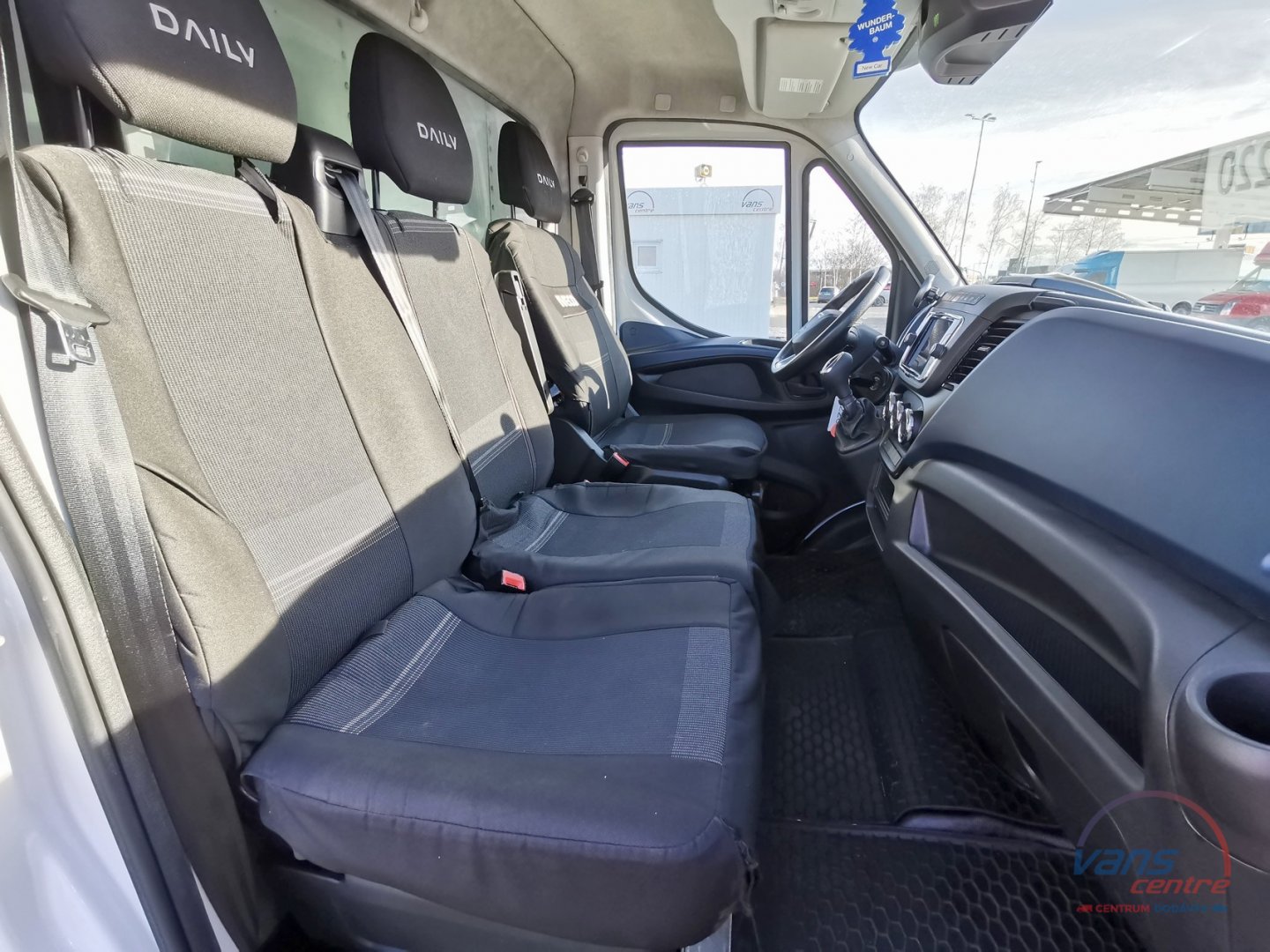 Iveco DAILY 35S18 HI-MATIC/ SKŘÍŇ 8 PALET/ MĚCHY/ H.ČELO