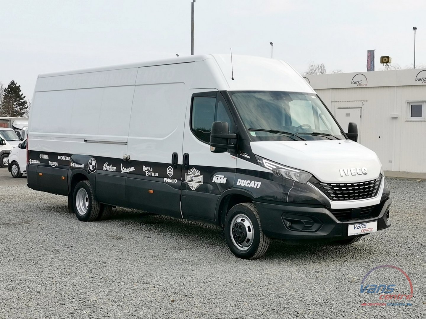 Iveco DAILY 35C21 HI-MATIC/ MAXI XL/ MĚCHY/ TAŽNÉ 3,5T