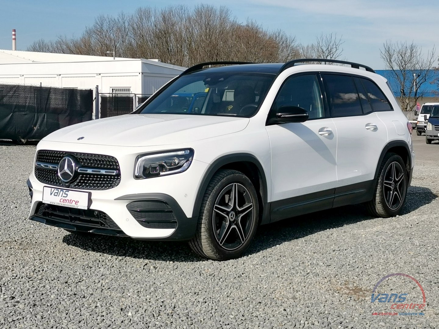 Mercedes-Benz GLB 200D 4 MATIC/ AMG/ KEYLESS/ PANORAMA 