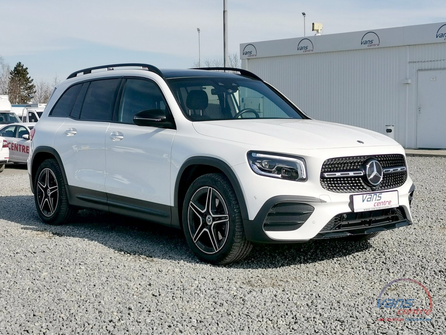 Mercedes-Benz GLB 200D 4 MATIC/ AMG/ KEYLESS/ PANORAMA 